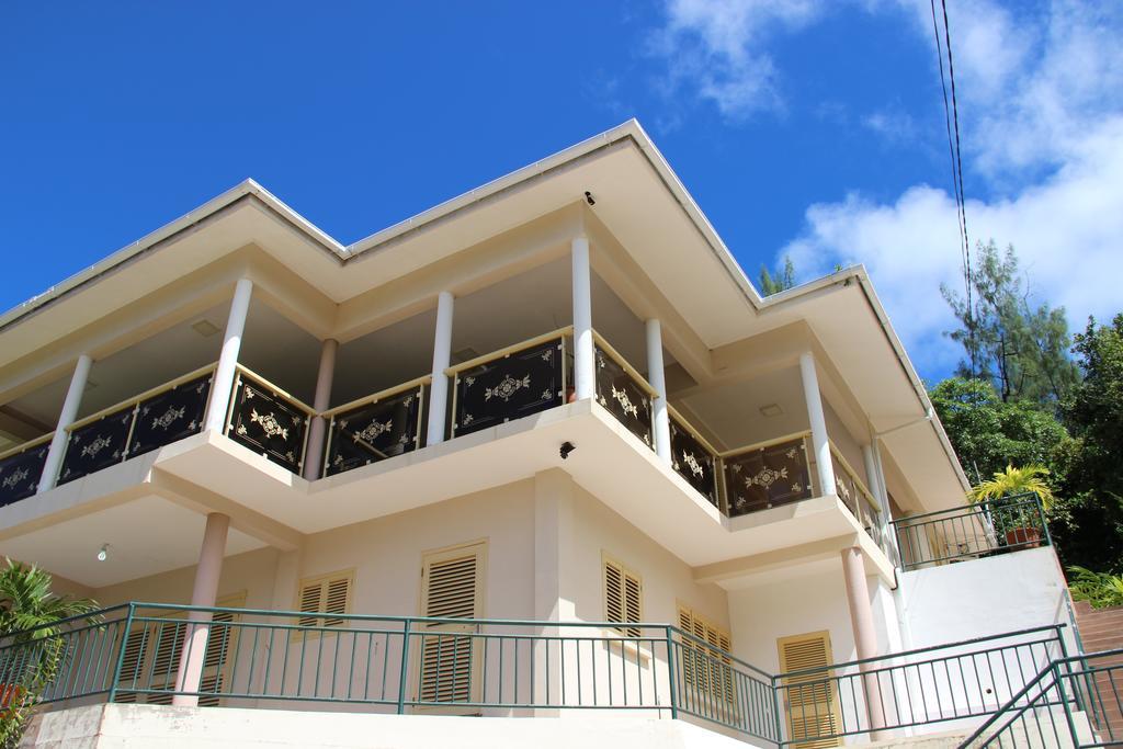 Summer Self Catering Baie Sainte Anne Exterior foto